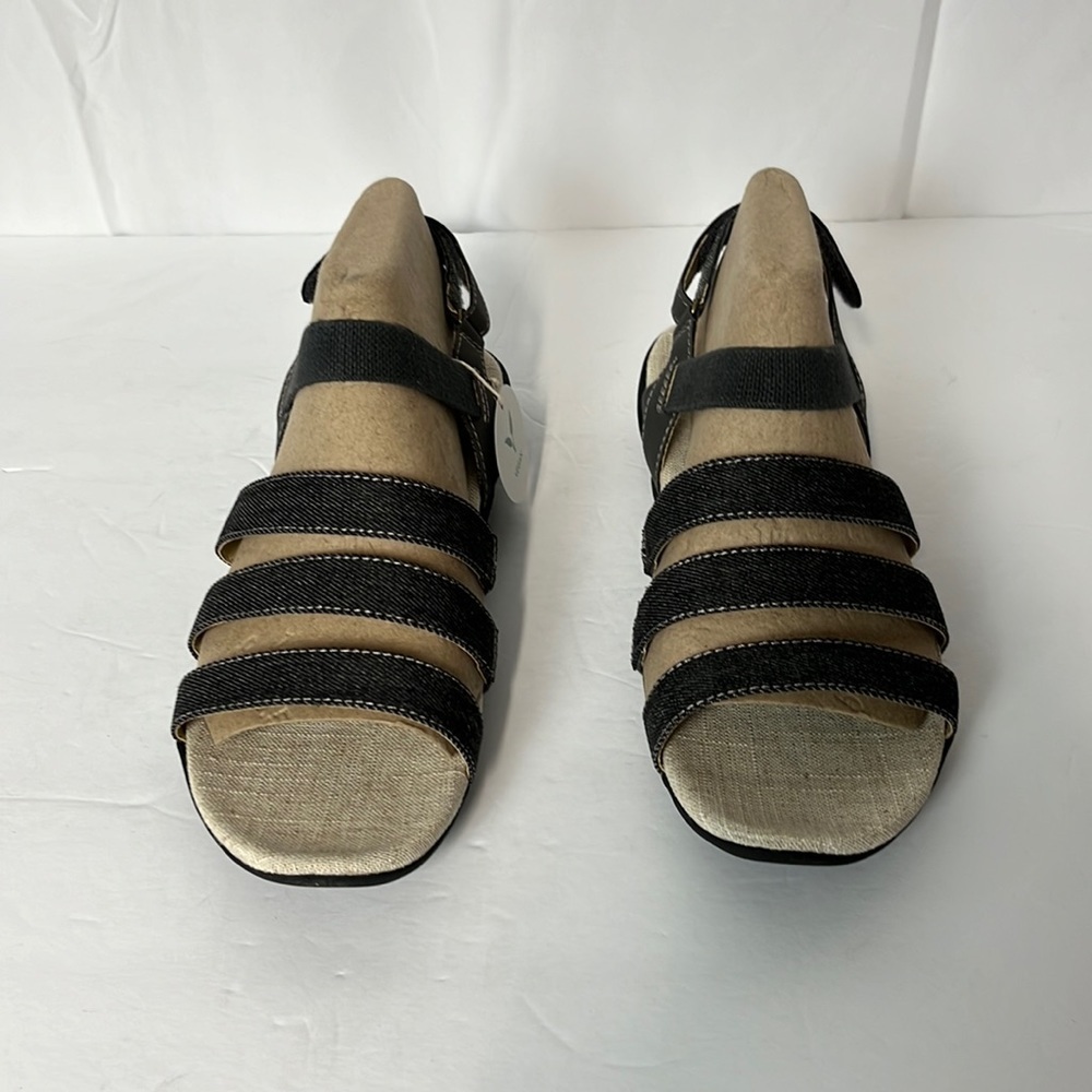 JBU Black and Tan Strappy Comfort Sandals